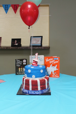 Seuss Birthday Cake on Images Of Me To Make The Cake Based On This And I Was More Than Happy